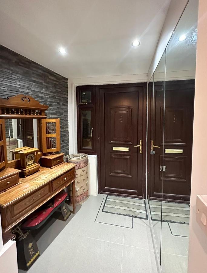 Relaxing Room In Spacious House ลอนดอน ภายนอก รูปภาพ